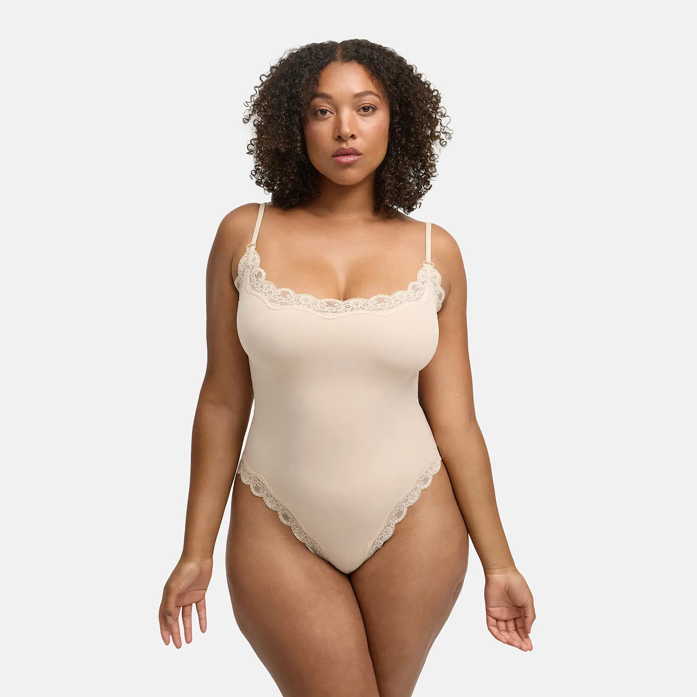 Bodysuit String mit Lace