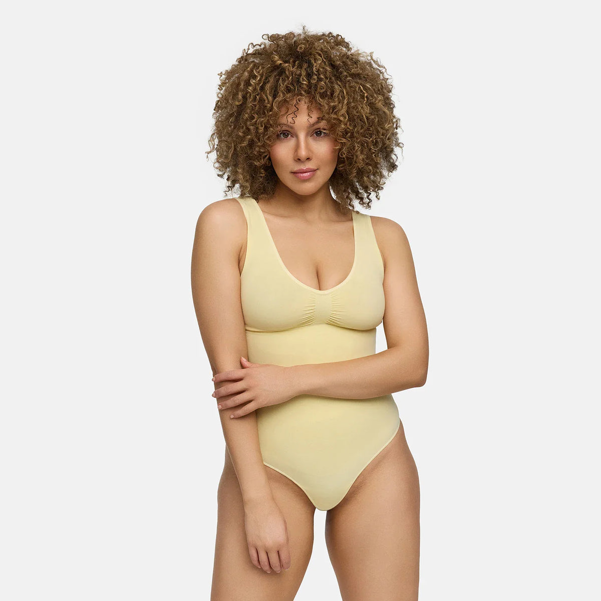 Modelujący body typu tank z wycięciem typu string - Wyprzedaż
