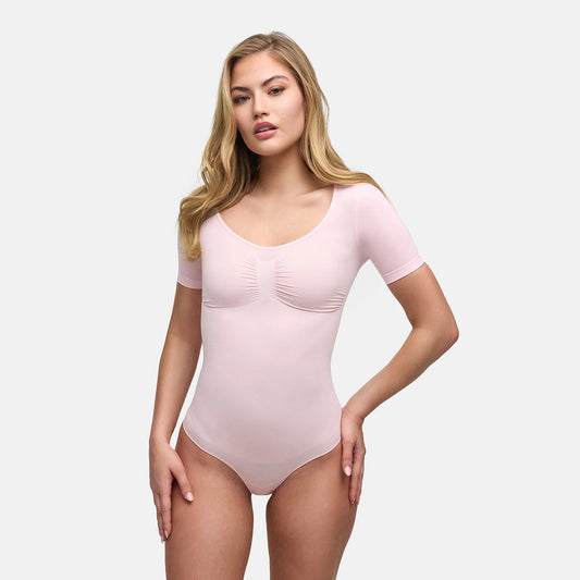 Body T-shirt modelujące sylwetkę ze stringami