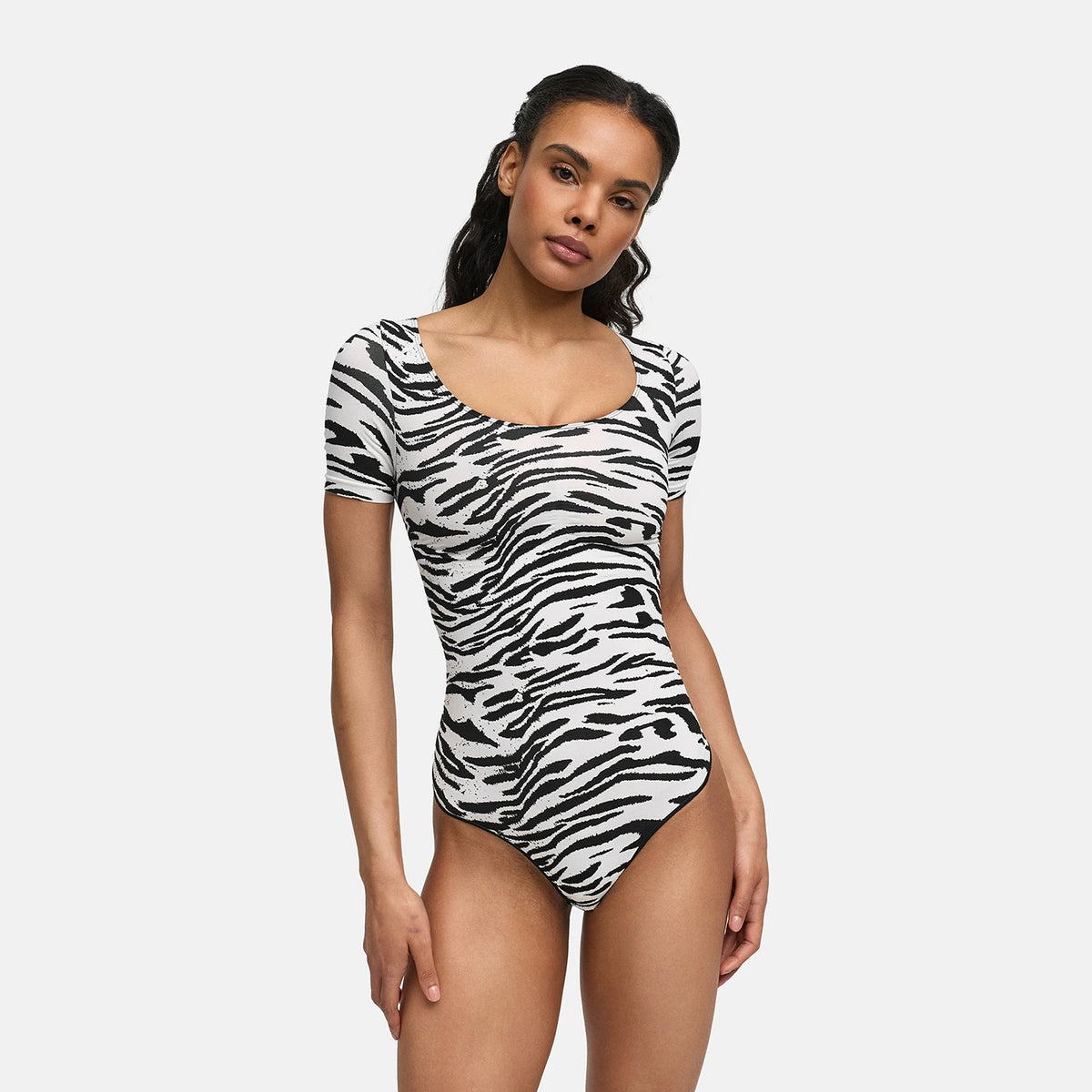 T-Shirt Bodysuit Sculpting Shapewear mit String - 4 for 2
