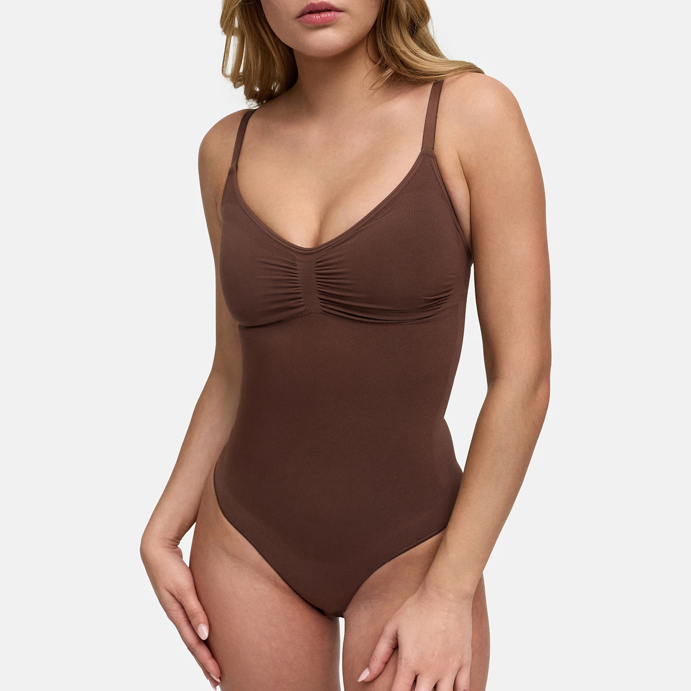 Body contenitivo modellante con reggiseno senza ferretto integrato e perizoma