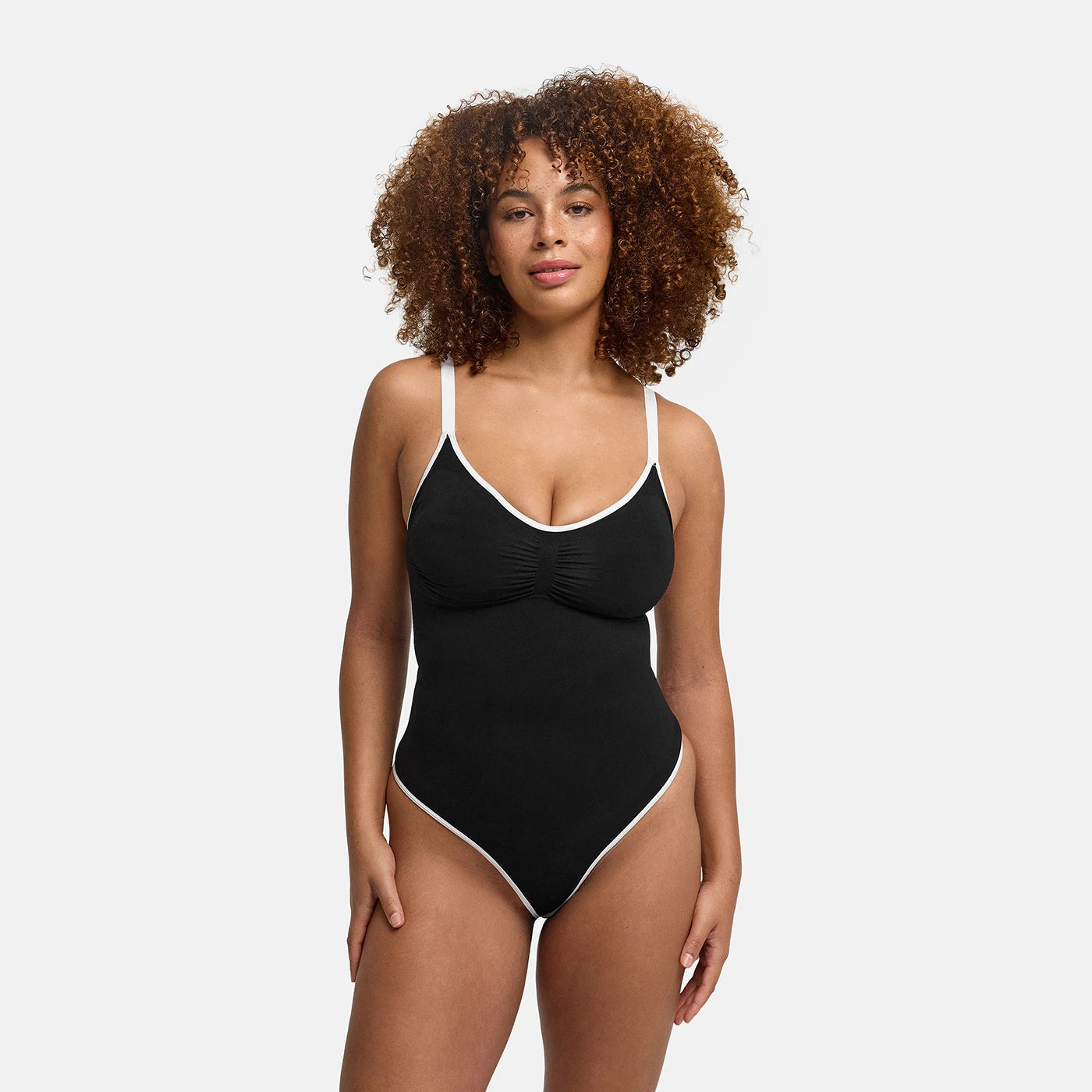 Body foderato modellante con imbottiture integrate e perizoma