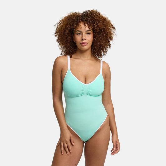 Body sculptant doublé avec coussinets intégrés et string