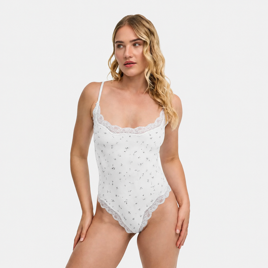 Body koronkowe typu string