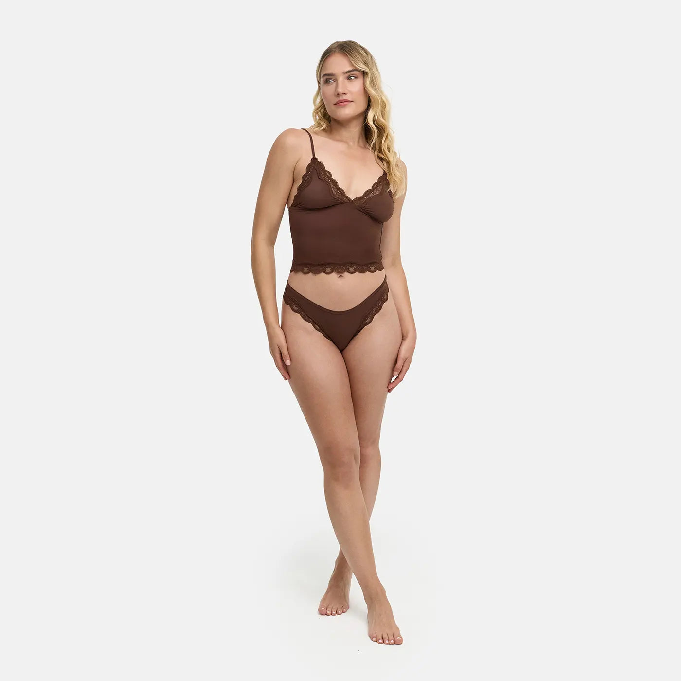 Das Model ist 1,76m groß und trägt Größe XS